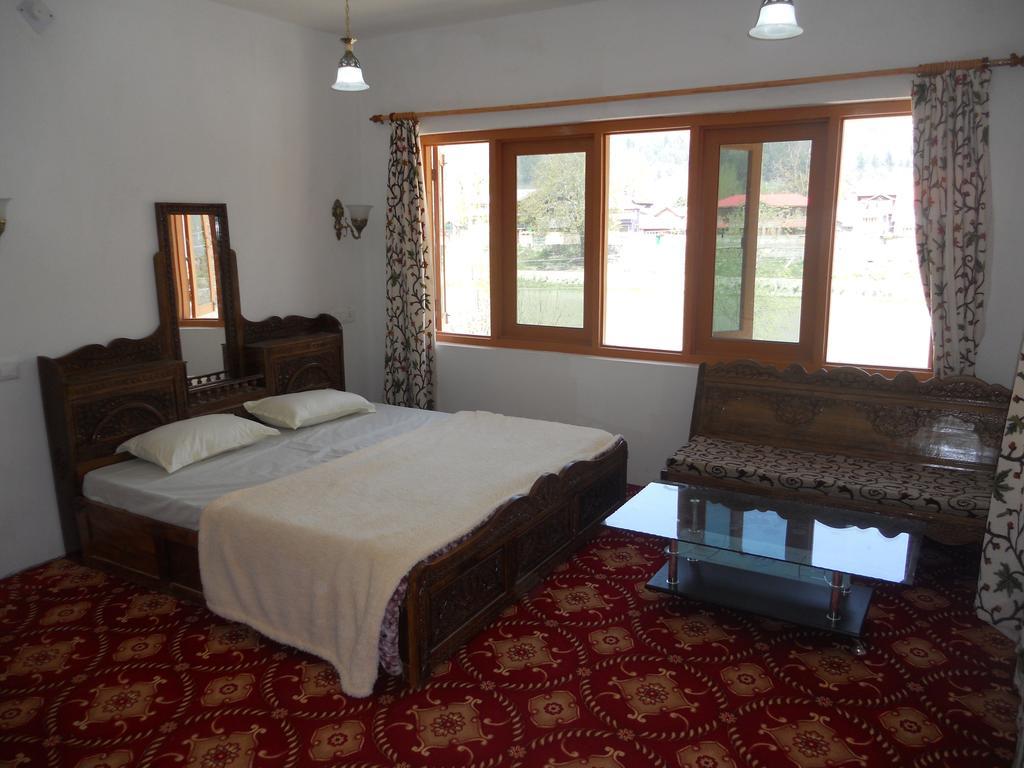 Hotel Royale Jannat Srīnagar Eksteriør billede