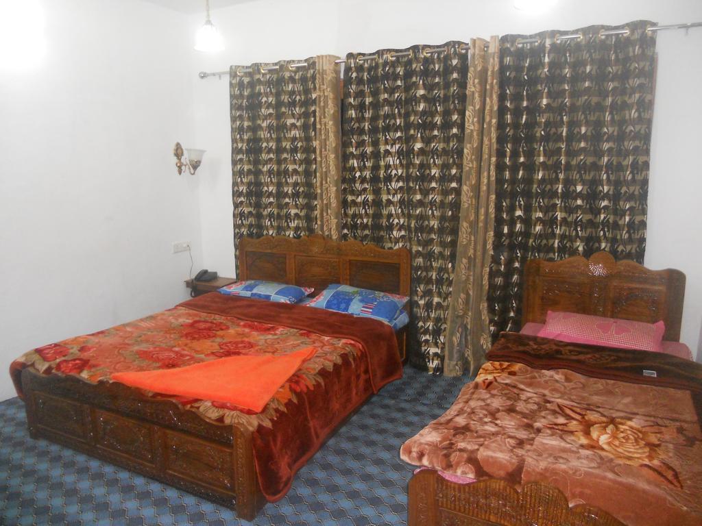 Hotel Royale Jannat Srīnagar Eksteriør billede